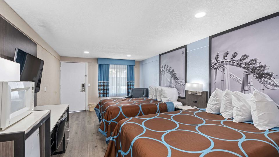 Super 8 by Wyndham Kissimmee/Orlando