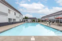 Best Western Plus Bridgeport Inn - Pools