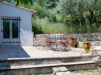 Les Eaux Claires Hotels near Source St Martin