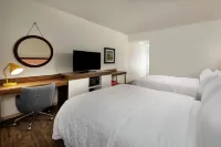 Hampton Inn Baltimore/Bayview Campus فنادق في Essex