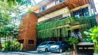 Triple Seven Bed and Breakfast Hoteller i Pajajaran