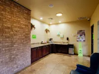 OYO Pinewood Inn & Suites Silsbee Hotels in Silsbee