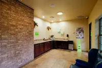 OYO Pinewood Inn & Suites Silsbee Hotels in Lumberton