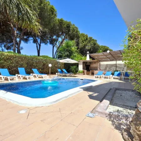 Spacious Retreat with Prime Location, Private Pool, Snooker, Free AC & Wifi