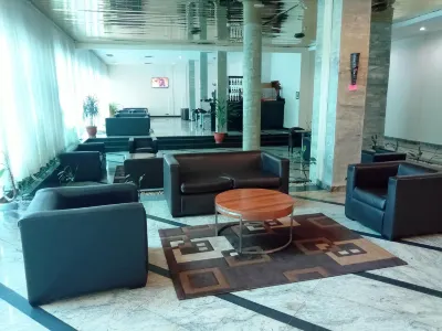 Golden Royale Hotel - Classic Twin فنادق في 