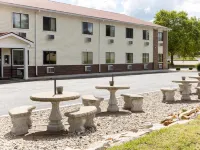 Super 8 by Wyndham Radcliff Ft. Knox Area Hotels in Radcliff