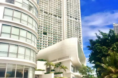 Aveline Suites Executive City View Acqua Private Residences Near Rockwell Makati Отели рядом с достопримечательностью «Lee Gardens»