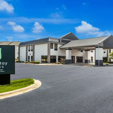 MainStay Suites Bourbonnais - Kankakee
