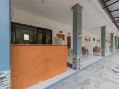 RedDoorz Near Ciletuh Sukabumi Hotels in Ciemas
