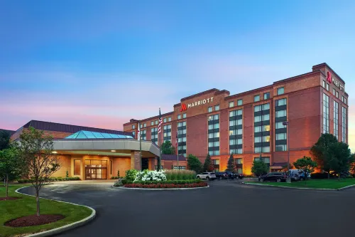 Cleveland Marriott East Hotels in Warrensville Heights