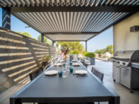 A Prestigious Villa with 2 Swimming Pools and 1 Spa in the South of France