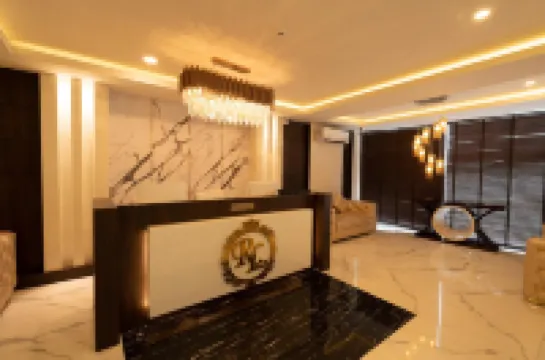 Royale Lalawi Hotel アイザウルのホテル