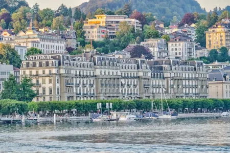 Grand Hotel National Luzern Отели рядом с достопримечательностью «Natur-Museum Luzern»