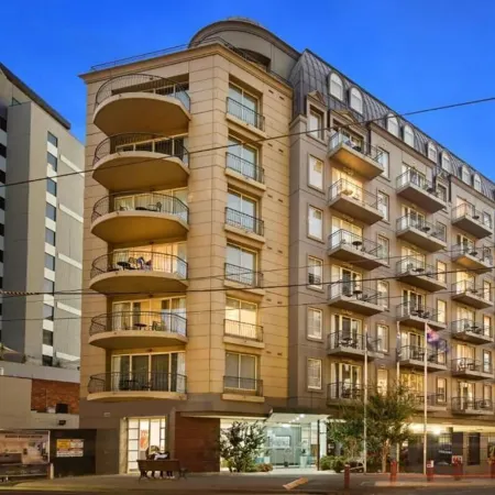 South Yarra Central Apartment Hotel Отели рядом с достопримечательностью «Прахран»
