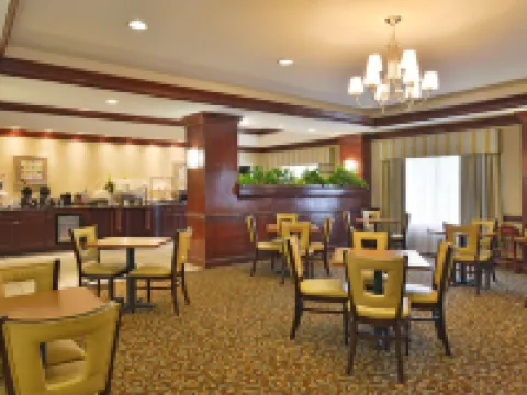La Quinta Inn & Suites by Wyndham Savannah Airport - Pooler Hotels in Pooler