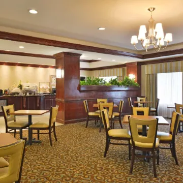 La Quinta Inn & Suites by Wyndham Savannah Airport - Pooler