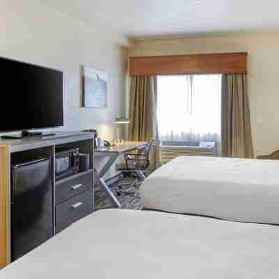 Best Western Plus Peppertree Airport Inn Rooms