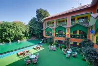 Mayfair Rourkela - ที่มีสระว่ายน้ำ