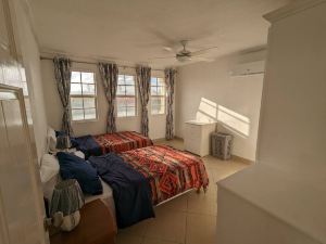 1 Bed Apt Opp Sea, windsurfing, Surf Clubs!