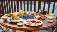 Kanucha Bay Hotel & Villas