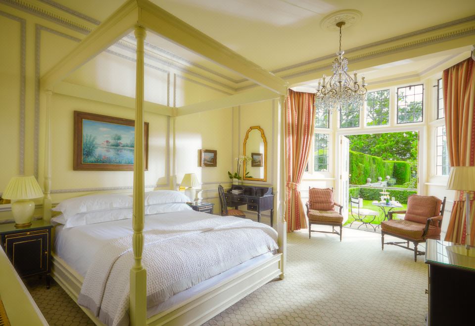 2. 다네스필드 하우..