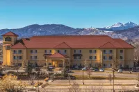 La Quinta Inn & Suites by Wyndham Loveland/Estes Park Hotels in Larimer County