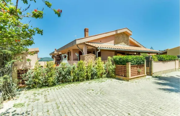 地中海海岸旅館