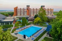 Danubius Hotel Bük - Pool