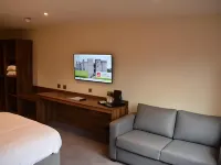 Raglan Lodge Hoteles cerca de Norton Baptist Church