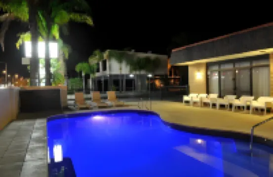 米爾迪拉廣場汽車旅館