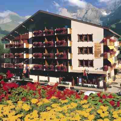 Chalet-Hôtel Beau Site Fitness & Spa Hotel Exterior