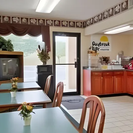 Days Inn by Wyndham Dublin GA