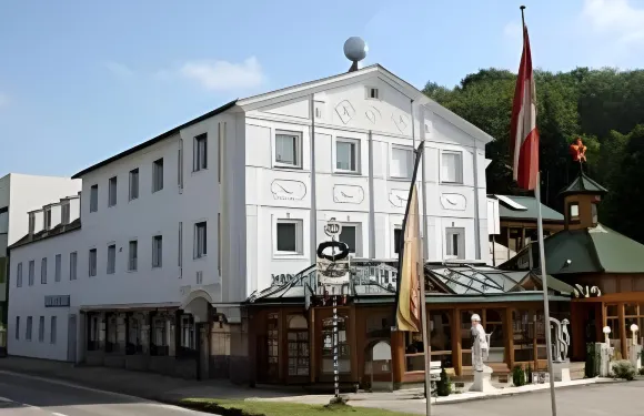 宏可尼爾廣場酒店