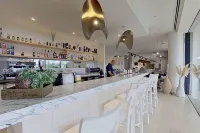 Golden Tulip Porto Vecchio - Bars