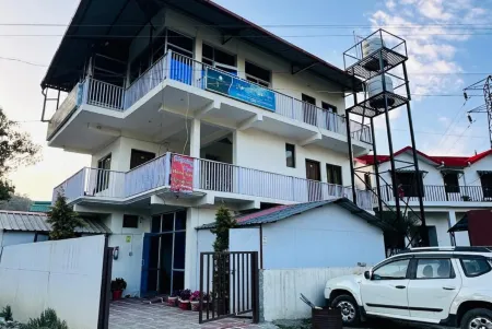 Goroomgo Morning Moon (Bhimtal, Uttarakhand)