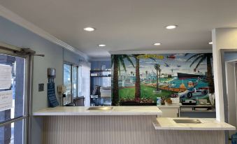 Travelodge by Wyndham Long Beach Convention Center