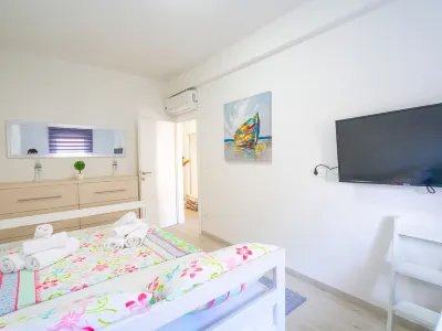 Lucius 1 Hotels in 