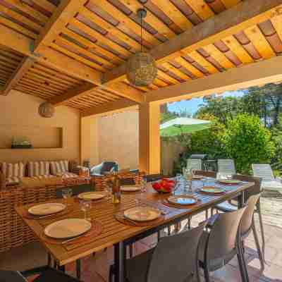Les Mimosas Dining/Meeting Rooms