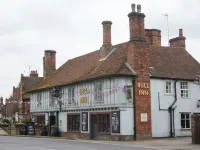 Bull Hotel by Greene King Inns Hotel di Halstead