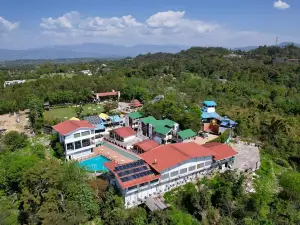 Hunky Dory Resort and Spa