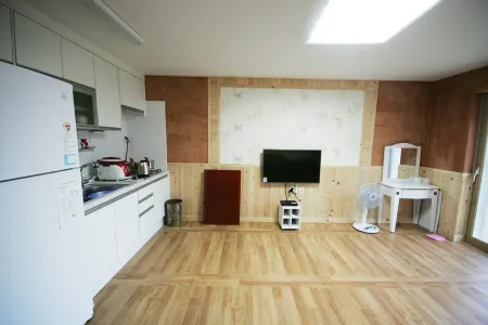 Jangseong Pyeonbaeknara Pension Отели в г. Чансон