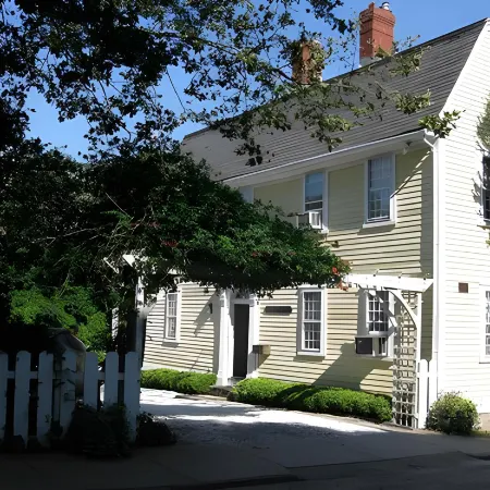 Admiral Farragut Inn