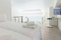 Marousi 2 Bd Modern Luxury Living with Shared Pool