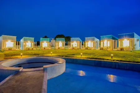 Seaborne Beach Resort Отели в г. Manjakuppam