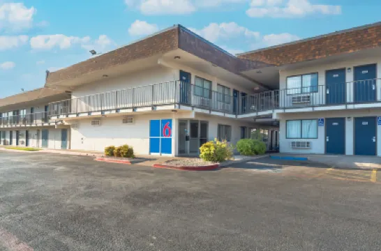 Motel 6 Del Rio, TX Hotel di 