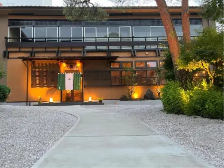 Yashiokan Отели рядом со станцией JR Kita-Fujioka station