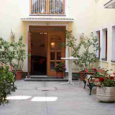 Fleger Appartements Hotel Exterior