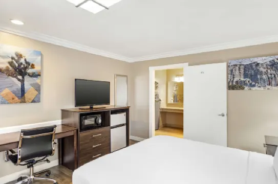 Best Western China Lake Inn