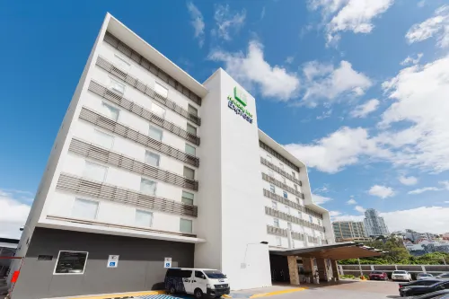 홀리데이 인 익스프레스 테구시갈파 바이 IHG - 주차장
