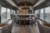 Best Western Plus Edmundston Hotel - ที่มีบาร์